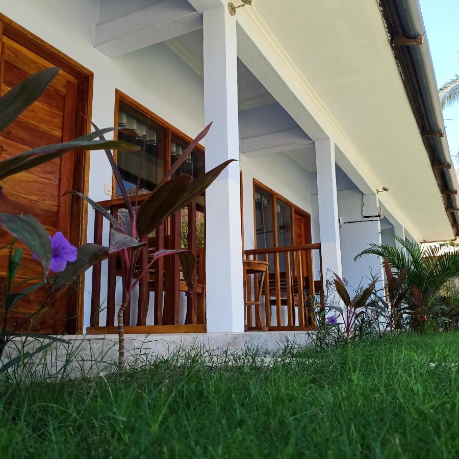 Elisa Homestay Areguling Kuta  Екстериор снимка