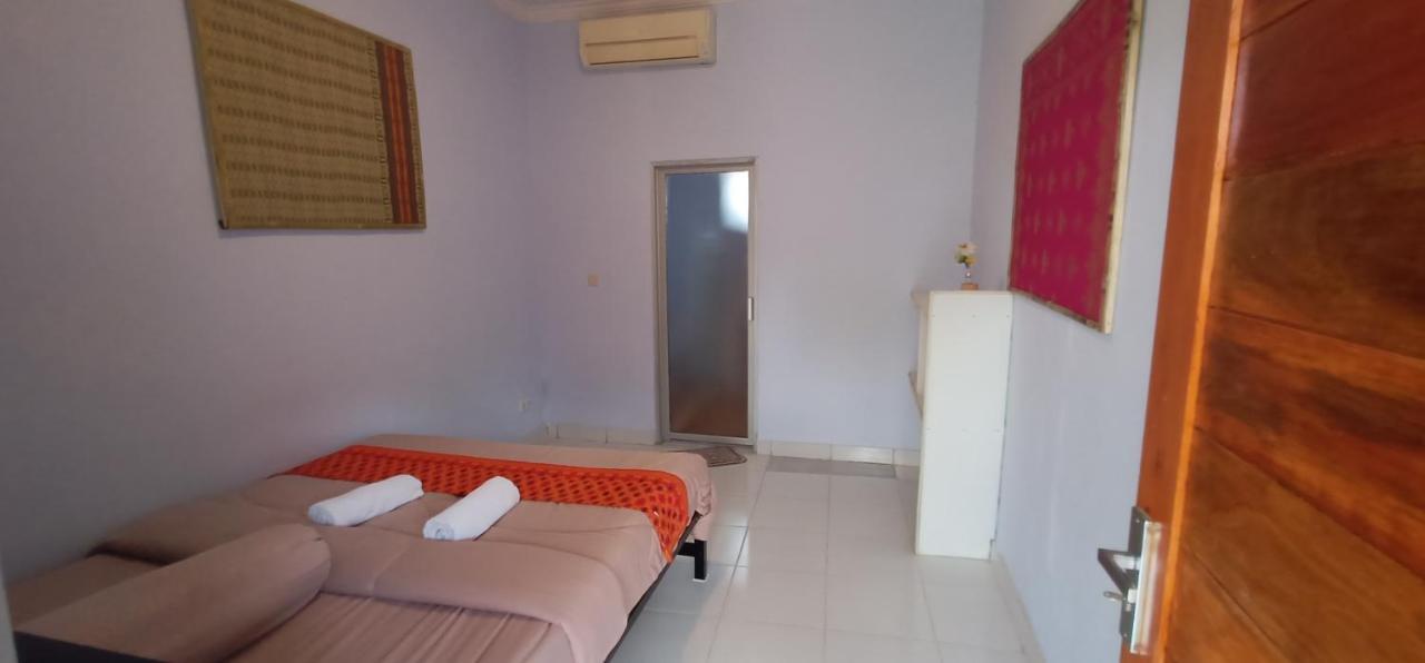 Elisa Homestay Areguling Kuta  Екстериор снимка