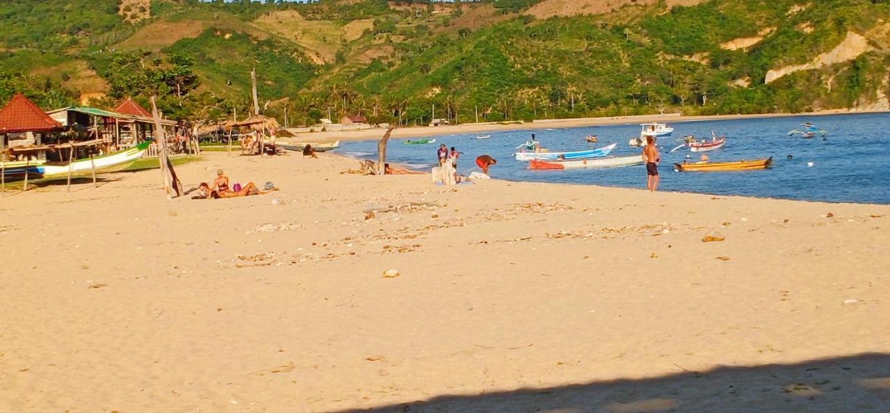 Elisa Homestay Areguling Kuta  Екстериор снимка